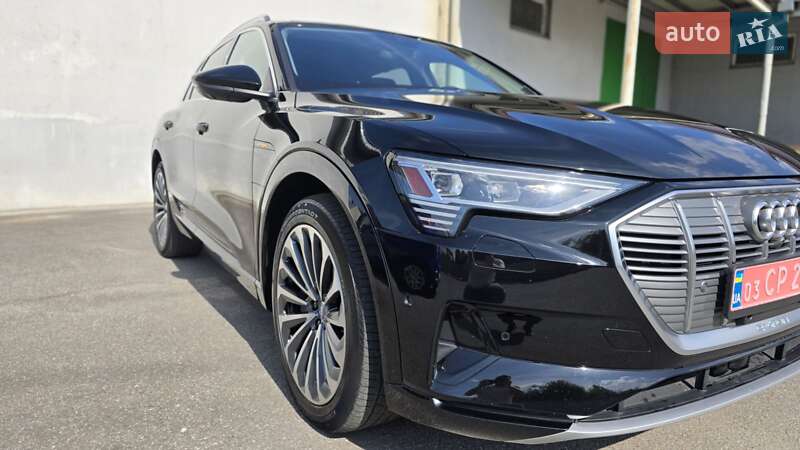 Внедорожник / Кроссовер Audi e-tron 2019 в 