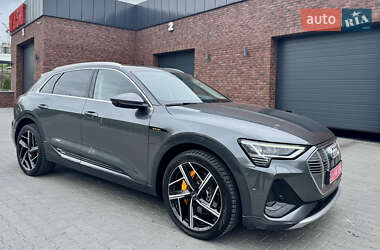 Внедорожник / Кроссовер Audi e-tron 2020 в 