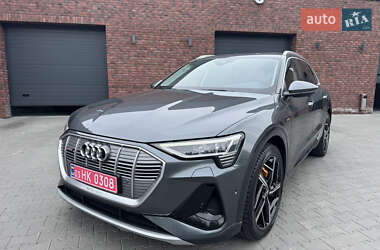 Внедорожник / Кроссовер Audi e-tron 2020 в 