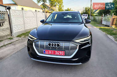 Внедорожник / Кроссовер Audi e-tron 2019 в 