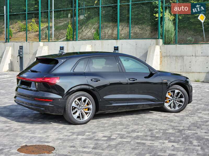 Внедорожник / Кроссовер Audi e-tron 2019 в Львове