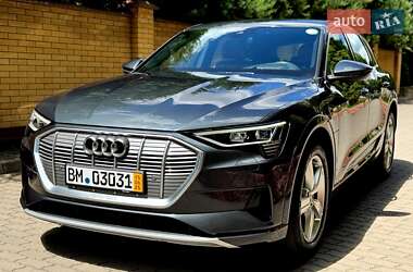 Внедорожник / Кроссовер Audi e-tron 2020 в 
