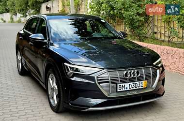 Внедорожник / Кроссовер Audi e-tron 2020 в 
