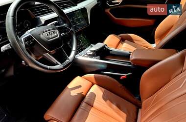 Внедорожник / Кроссовер Audi e-tron 2020 в 