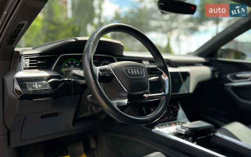 Внедорожник / Кроссовер Audi e-tron 2019 в Львове