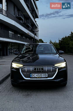 Внедорожник / Кроссовер Audi e-tron 2020 в 