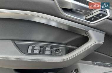 Позашляховик / Кросовер Audi e-tron 2019 в 