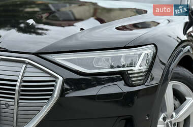 Внедорожник / Кроссовер Audi e-tron 2019 в 