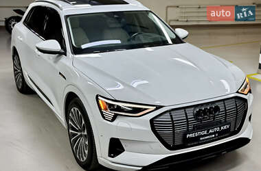 Внедорожник / Кроссовер Audi e-tron 2019 в 