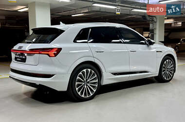 Внедорожник / Кроссовер Audi e-tron 2019 в 