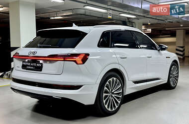 Внедорожник / Кроссовер Audi e-tron 2019 в 