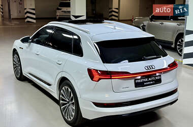 Внедорожник / Кроссовер Audi e-tron 2019 в 