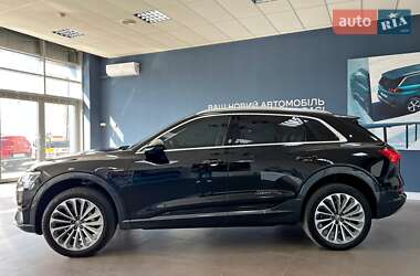 Внедорожник / Кроссовер Audi e-tron 2019 в 
