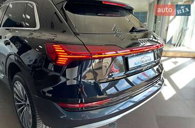 Внедорожник / Кроссовер Audi e-tron 2019 в 