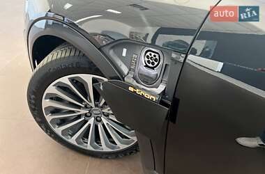 Внедорожник / Кроссовер Audi e-tron 2019 в 
