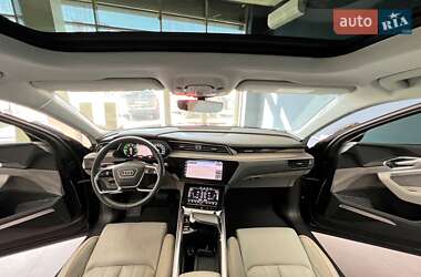 Внедорожник / Кроссовер Audi e-tron 2019 в 