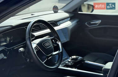 Внедорожник / Кроссовер Audi e-tron 2020 в 
