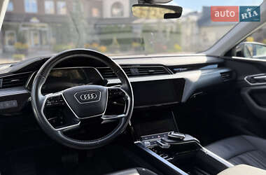 Внедорожник / Кроссовер Audi e-tron 2020 в 