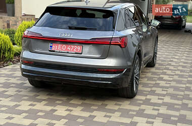Внедорожник / Кроссовер Audi e-tron 2020 в 