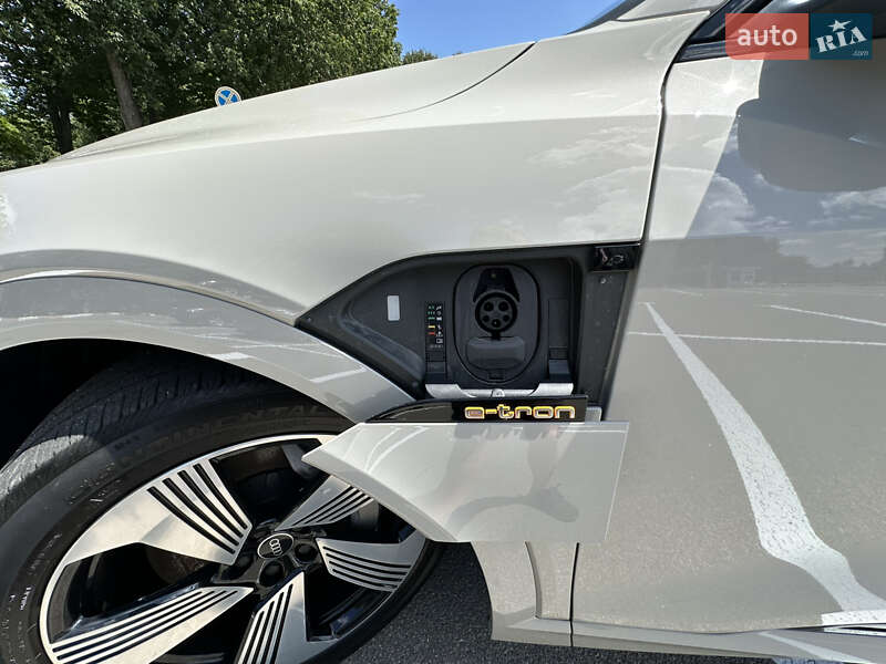 Внедорожник / Кроссовер Audi e-tron 2020 в Харькове