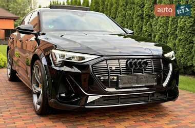 Внедорожник / Кроссовер Audi e-tron 2021 в 