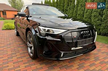 Внедорожник / Кроссовер Audi e-tron 2021 в 
