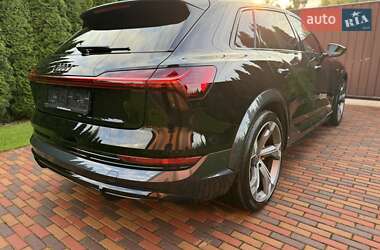 Внедорожник / Кроссовер Audi e-tron 2021 в 