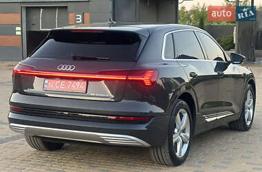 Внедорожник / Кроссовер Audi e-tron 2020 в 