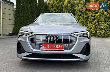 Внедорожник / Кроссовер Audi e-tron 2021 в 