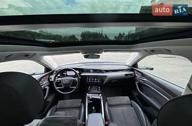 Внедорожник / Кроссовер Audi e-tron 2021 в 