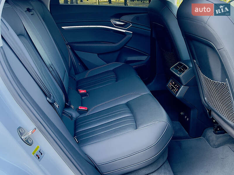 Внедорожник / Кроссовер Audi e-tron 2020 в Николаеве