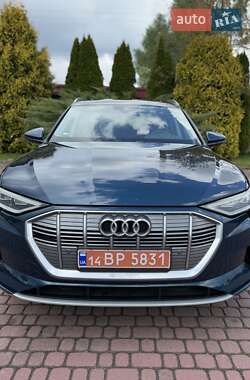 Внедорожник / Кроссовер Audi e-tron 2020 в 