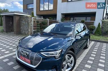 Внедорожник / Кроссовер Audi e-tron 2021 в 