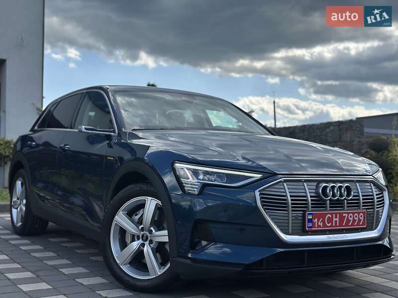 Внедорожник / Кроссовер Audi e-tron 2021 в 