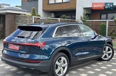 Внедорожник / Кроссовер Audi e-tron 2021 в 