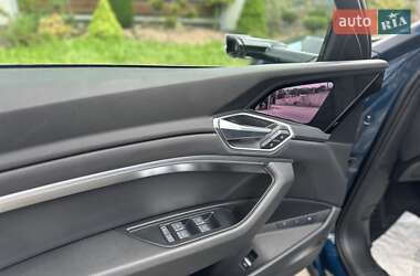 Внедорожник / Кроссовер Audi e-tron 2021 в 