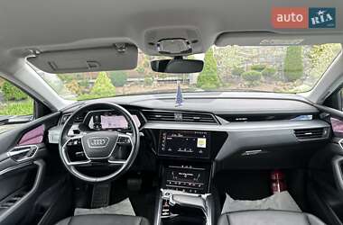 Внедорожник / Кроссовер Audi e-tron 2021 в 