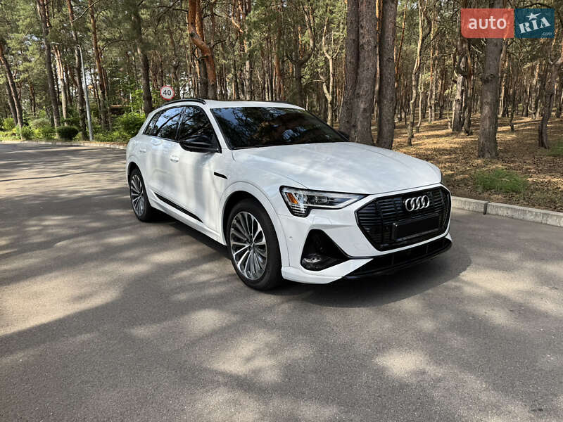 Audi e-tron 2019