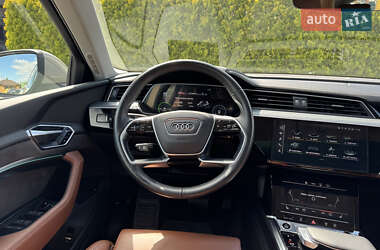 Позашляховик / Кросовер Audi e-tron 2020 в 