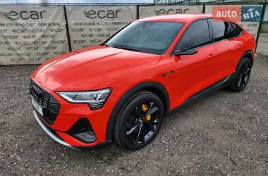 Внедорожник / Кроссовер Audi e-tron 2020 в 
