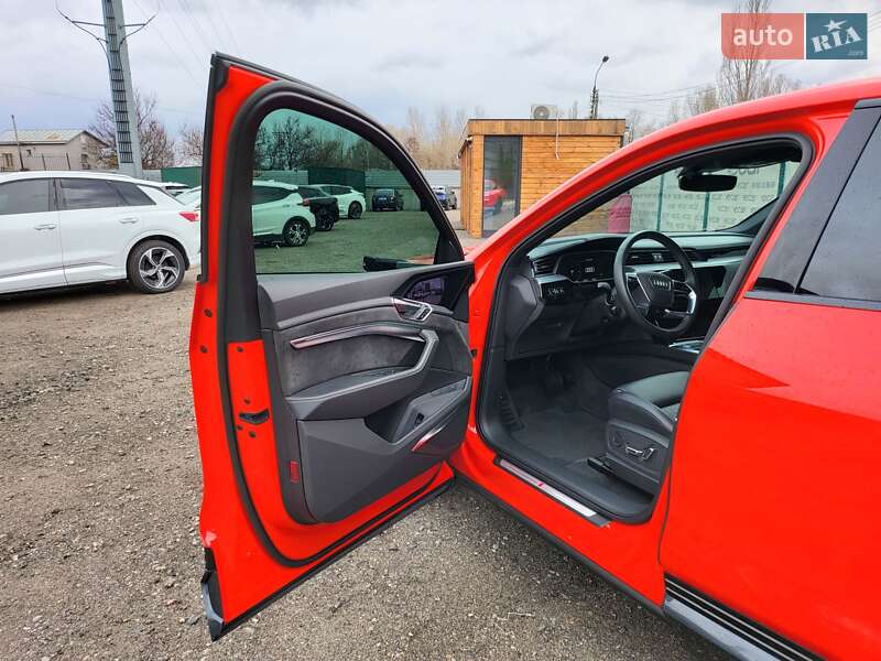 Внедорожник / Кроссовер Audi e-tron 2020 в Киеве