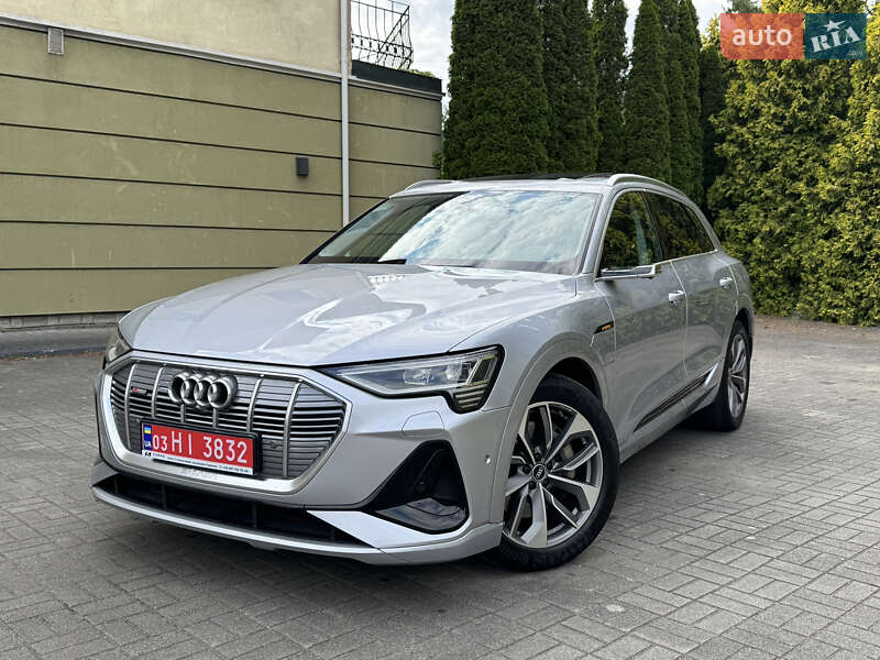 Внедорожник / Кроссовер Audi e-tron 2021 в 