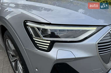 Внедорожник / Кроссовер Audi e-tron 2021 в 