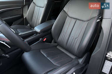 Внедорожник / Кроссовер Audi e-tron 2022 в 