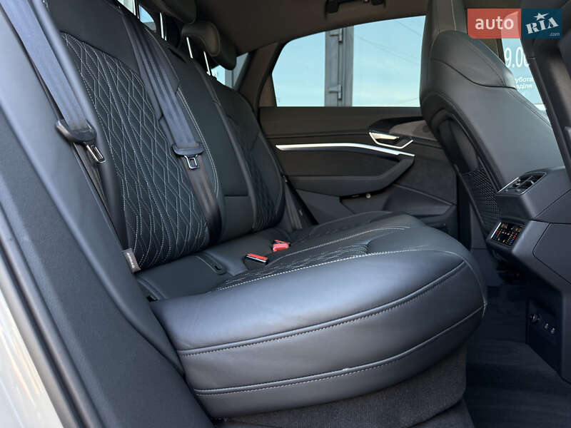 Внедорожник / Кроссовер Audi e-tron 2022 в Мукачево