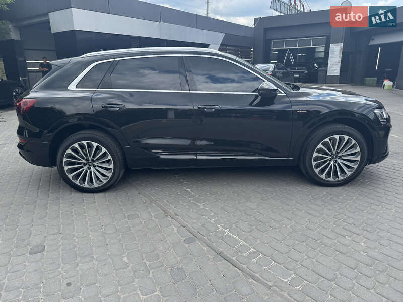 Позашляховик / Кросовер Audi e-tron 2019 в Львові