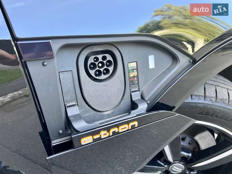 Внедорожник / Кроссовер Audi e-tron 2020 в Киеве