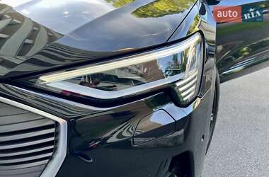 Внедорожник / Кроссовер Audi e-tron 2020 в 