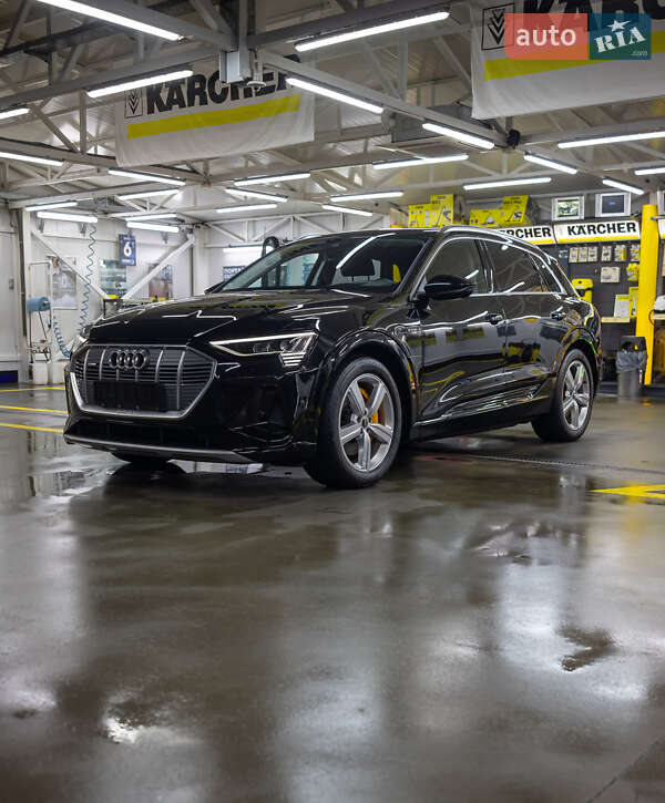 Внедорожник / Кроссовер Audi e-tron 2023 в Черновцах