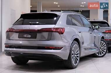 Внедорожник / Кроссовер Audi e-tron 2020 в 